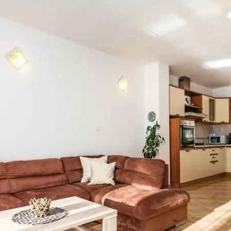 דירה Apartman Domagoj *